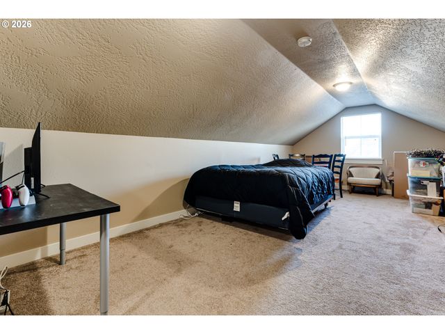 90 DANIEL Dr, Eugene, OR 97404