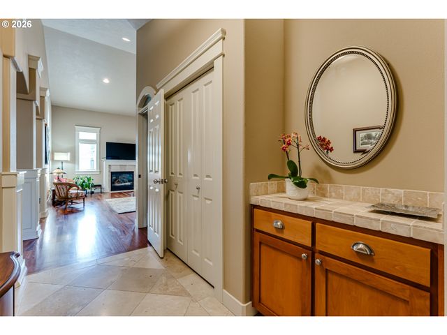 90 DANIEL Dr, Eugene, OR 97404