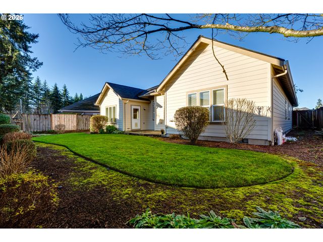 90 DANIEL Dr, Eugene, OR 97404