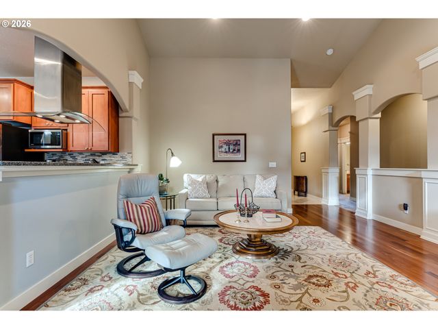 90 DANIEL Dr, Eugene, OR 97404