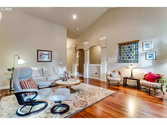 90 DANIEL Dr, Eugene, OR 97404