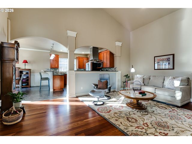 90 DANIEL Dr, Eugene, OR 97404