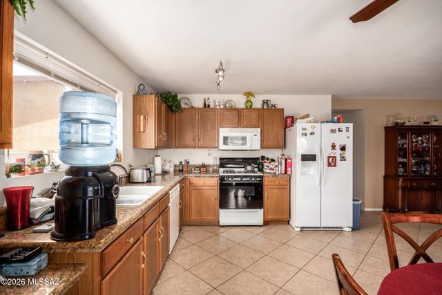 7414 S Nevil Drive, Tucson, AZ 85746