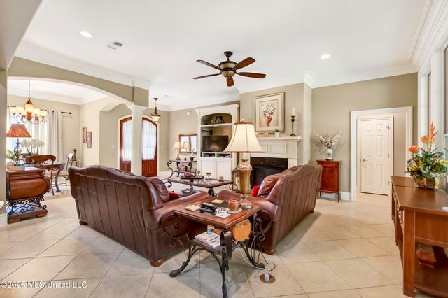 809 Darius Drive, Biloxi, MS 39532