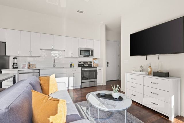 1014 16th Ave S Unit 411, Nashville, TN 37212