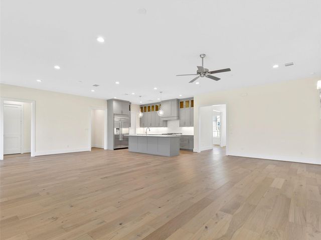 226 Hydrangea Drive, Smithville, TX 78957