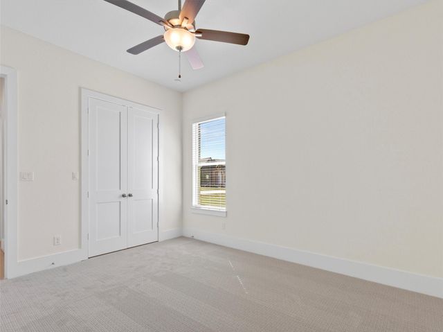 226 Hydrangea Drive, Smithville, TX 78957