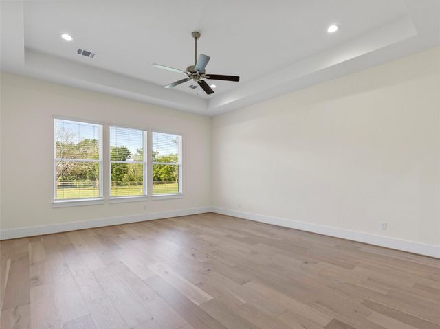 226 Hydrangea Drive, Smithville, TX 78957