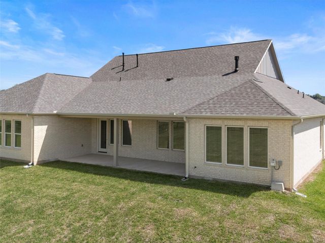 226 Hydrangea Drive, Smithville, TX 78957