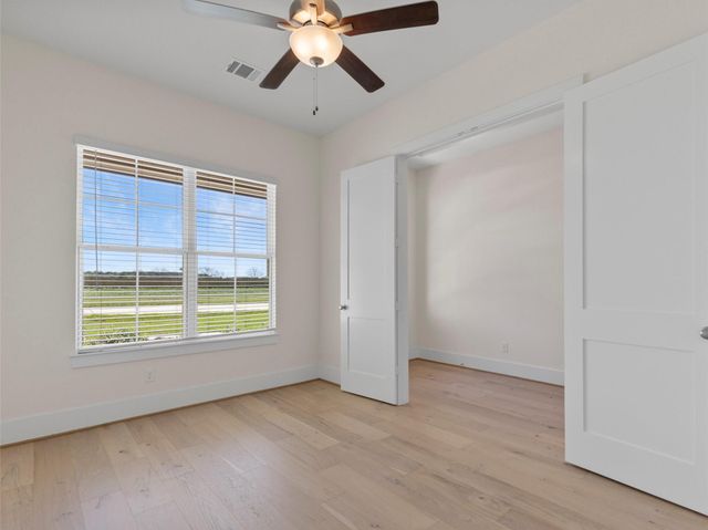 226 Hydrangea Drive, Smithville, TX 78957