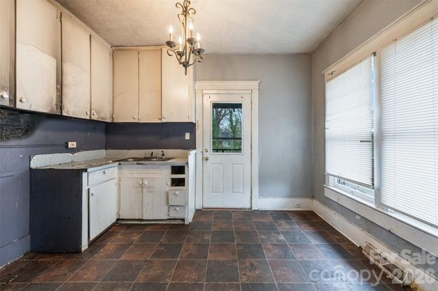 1134 Wilson W Lee Boulevard, Statesville, NC 28677