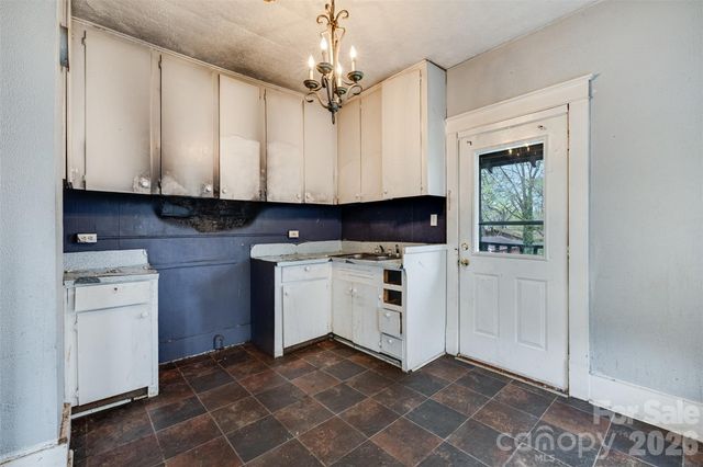 1134 Wilson W Lee Boulevard, Statesville, NC 28677