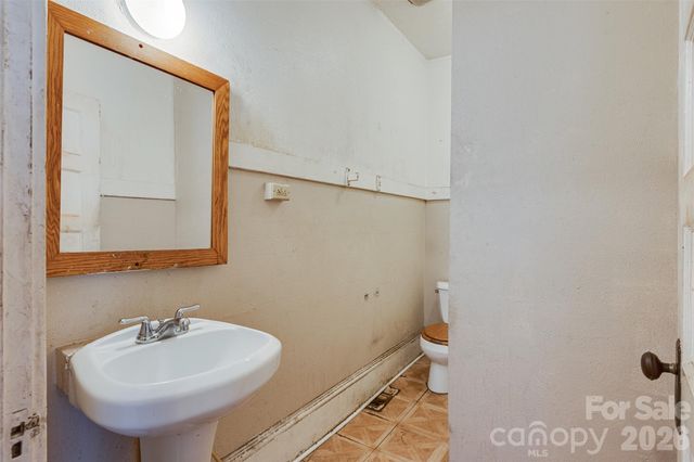 1134 Wilson W Lee Boulevard, Statesville, NC 28677