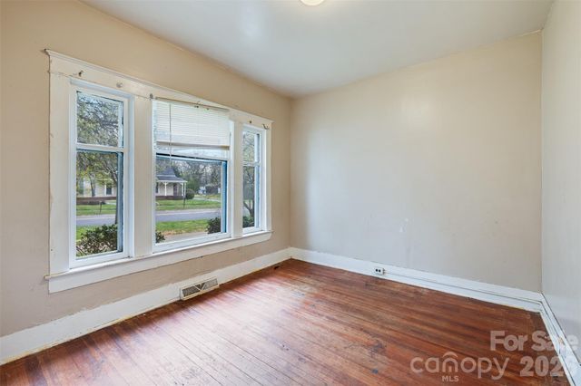 1134 Wilson W Lee Boulevard, Statesville, NC 28677