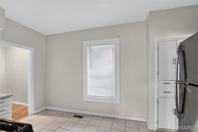 7041 Glades Avenue, St Louis, MO 63117
