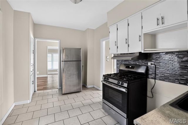 7041 Glades Avenue, St Louis, MO 63117