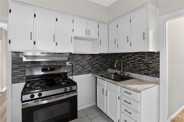 7041 Glades Avenue, St Louis, MO 63117