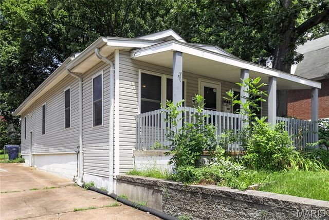7041 Glades Avenue, St Louis, MO 63117