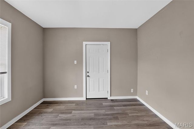 7041 Glades Avenue, St Louis, MO 63117