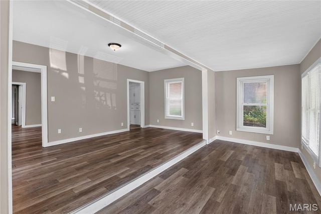 7041 Glades Avenue, St Louis, MO 63117