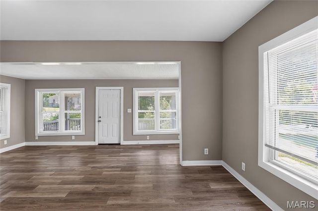 7041 Glades Avenue, St Louis, MO 63117