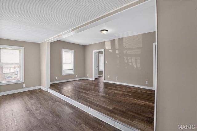 7041 Glades Avenue, St Louis, MO 63117