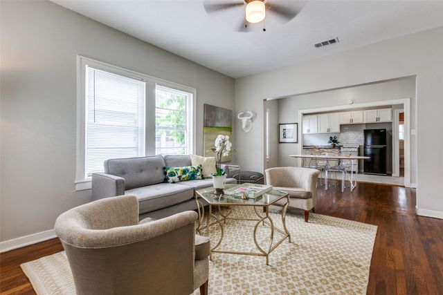 735 W Page Avenue, Dallas, TX 75208
