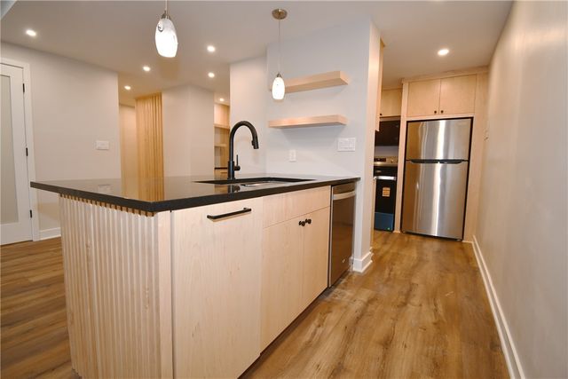 112 Washington Pl 2G, Downtown Pgh, PA 15219