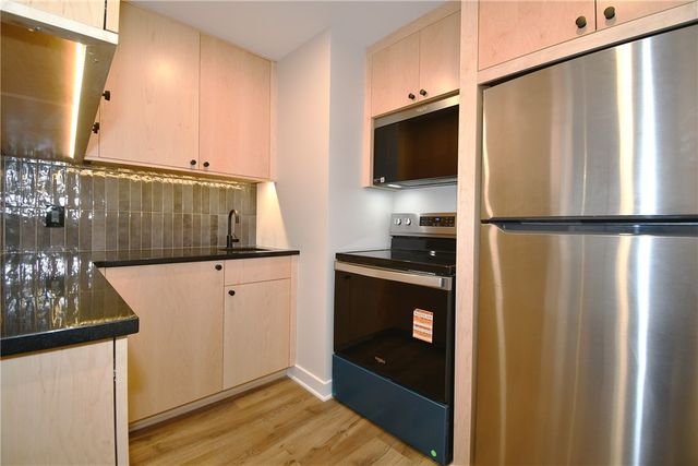 112 Washington Pl 2G, Downtown Pgh, PA 15219