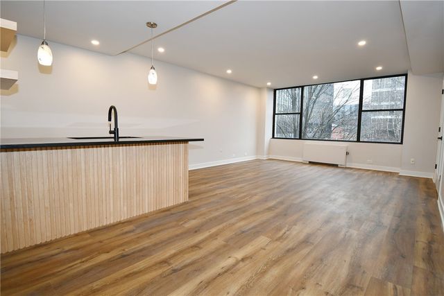 112 Washington Pl 2G, Downtown Pgh, PA 15219