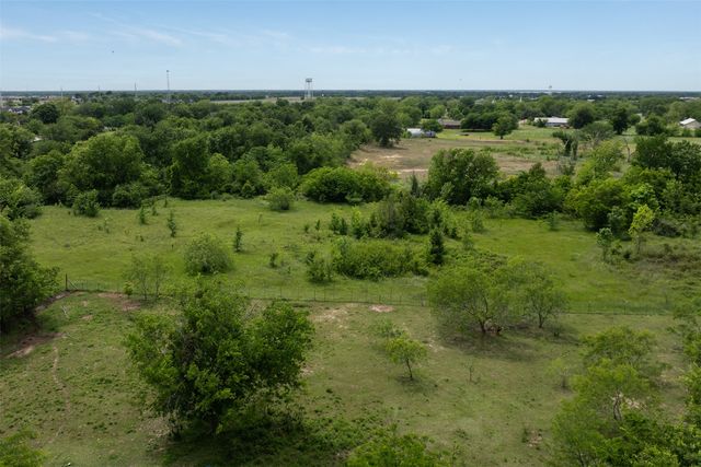 520 E Eubank Street, Mabank, TX 75147