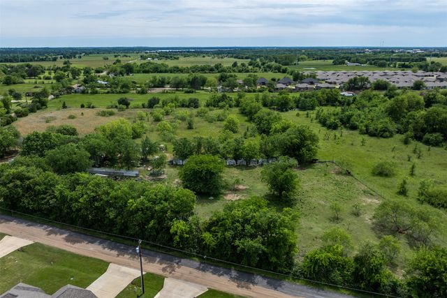520 E Eubank Street, Mabank, TX 75147