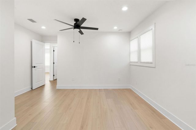 8711 N DEXTER AVENUE, Tampa, FL 33604