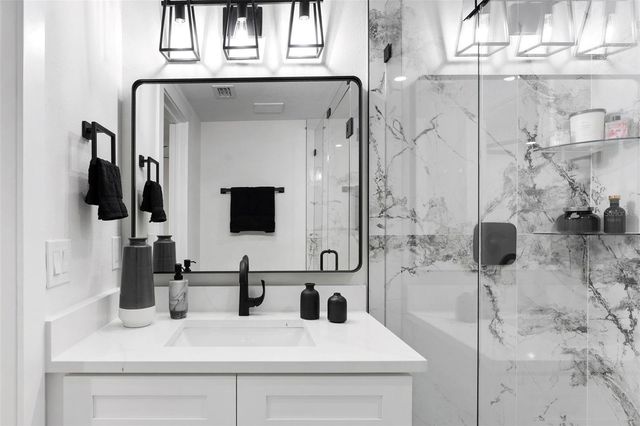 8711 N DEXTER AVENUE, Tampa, FL 33604