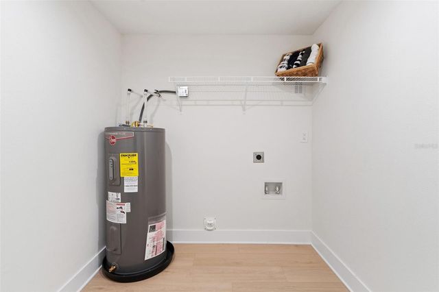 8711 N DEXTER AVENUE, Tampa, FL 33604