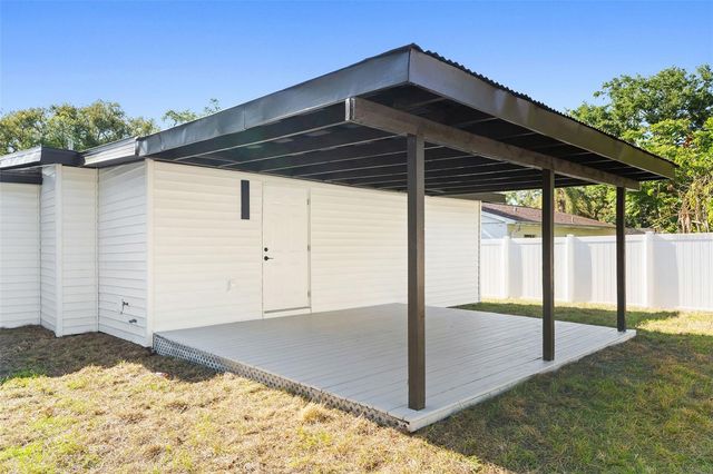 8711 N DEXTER AVENUE, Tampa, FL 33604