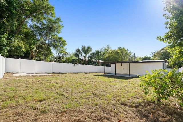 8711 N DEXTER AVENUE, Tampa, FL 33604