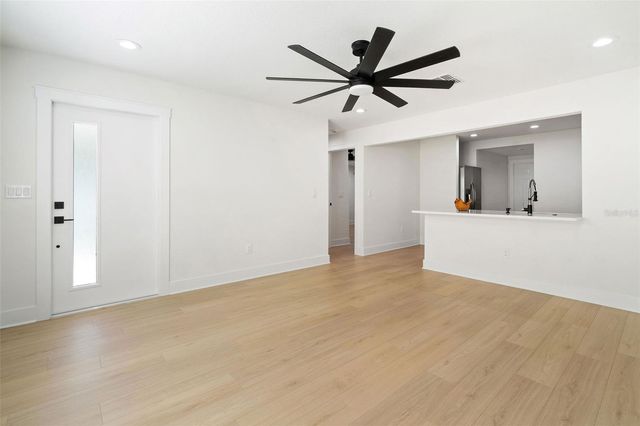 8711 N DEXTER AVENUE, Tampa, FL 33604