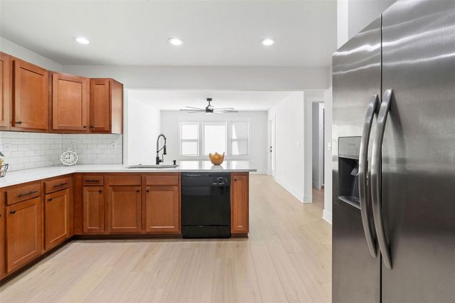 8711 N DEXTER AVENUE, Tampa, FL 33604