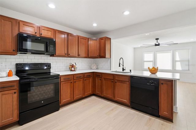 8711 N DEXTER AVENUE, Tampa, FL 33604