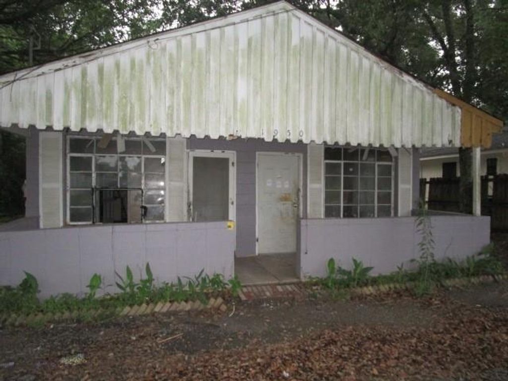 1950 Pleasant Avenue, Mobile, AL 36617