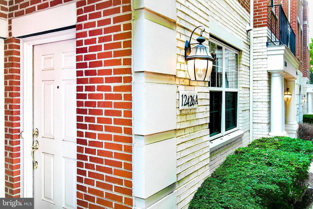 12426-A LIBERTY BRIDGE RD, Fairfax, VA 22033