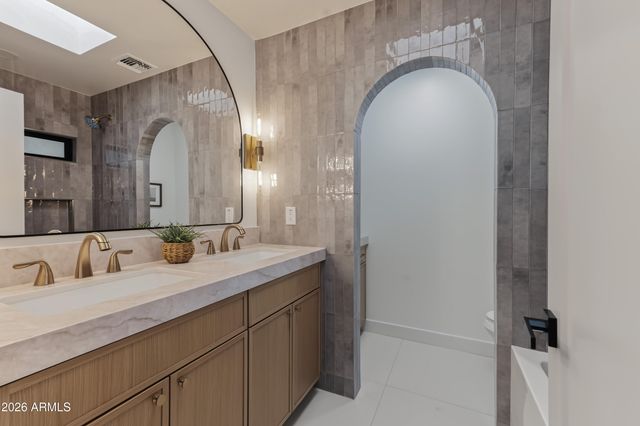 13835 N 51st St Street, Scottsdale, AZ 85254
