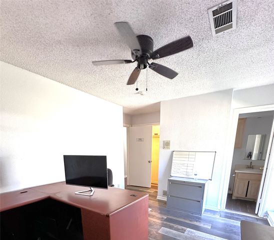 722 E Wheatland, Duncanville, TX 75116