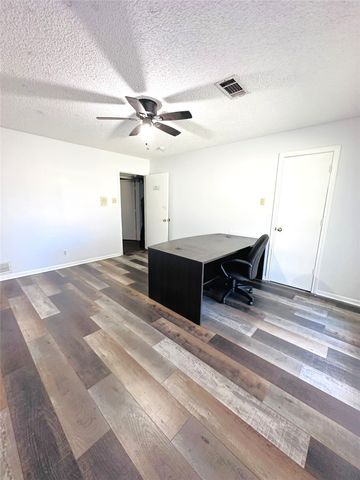 722 E Wheatland, Duncanville, TX 75116