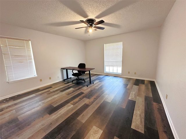 722 E Wheatland, Duncanville, TX 75116