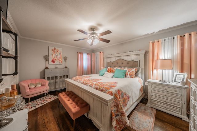 1045 Valentine Street, Hurst, TX 76053