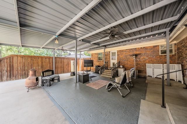 1045 Valentine Street, Hurst, TX 76053