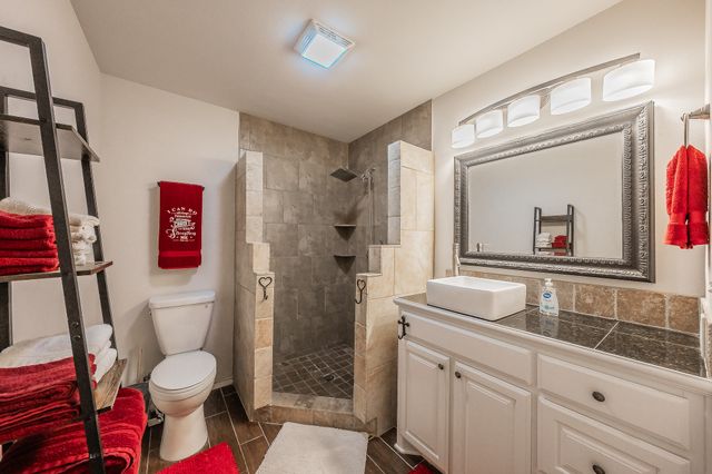 1045 Valentine Street, Hurst, TX 76053