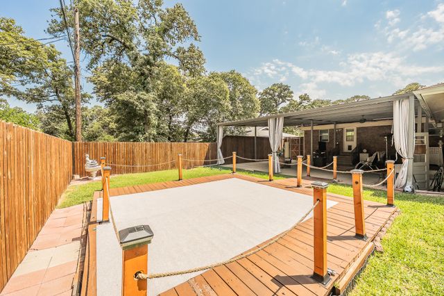 1045 Valentine Street, Hurst, TX 76053